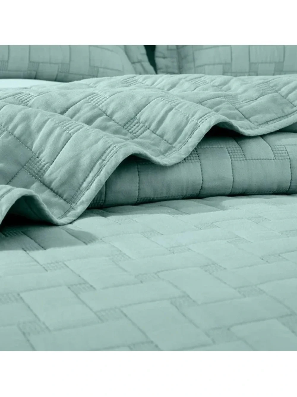 Quilted Solid king 3 piece Bedspread Set in Seafoam Green